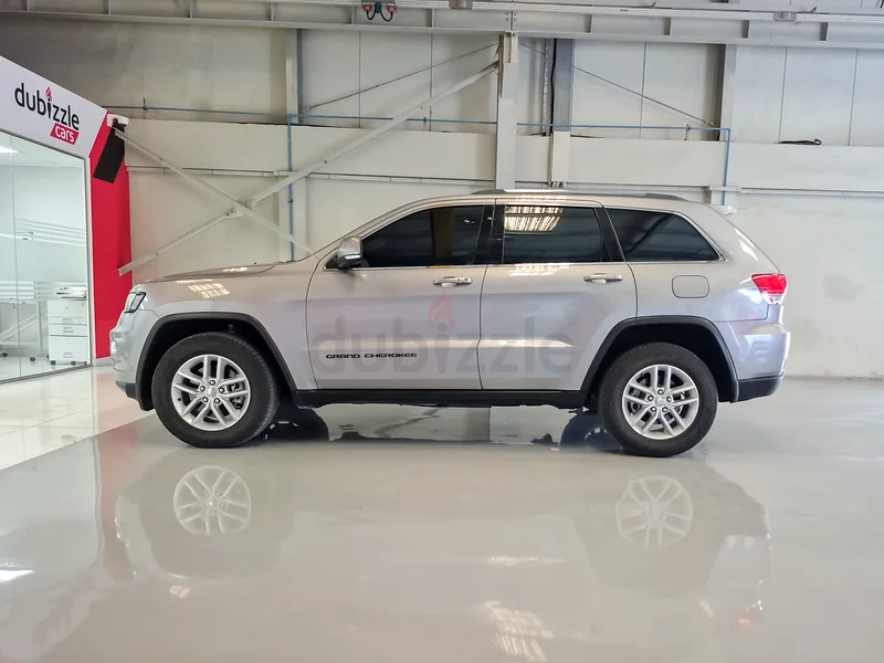 AED 911/month | 2018 Jeep Grand Cherokee Laredo | GCC Specs | Ref#35158663398606659457112
