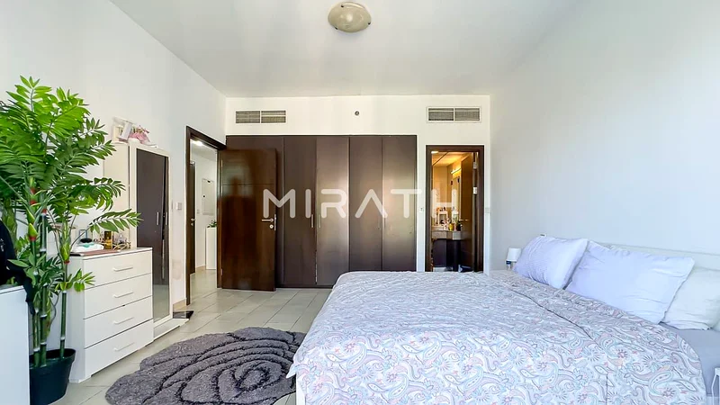BEAUTIFUL VIEWS | SPACIOUS LAYOUT | VACANT SOON64036623729666112