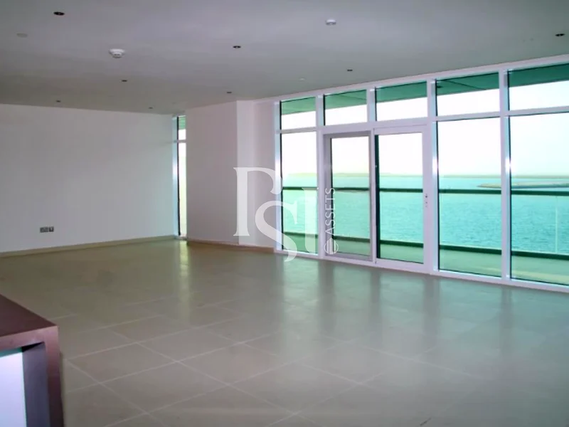 منظر بحري كامل | شقة واسعة من 3 غرف نوم + غرفة إضافية | موقع مذهل63852320950785112