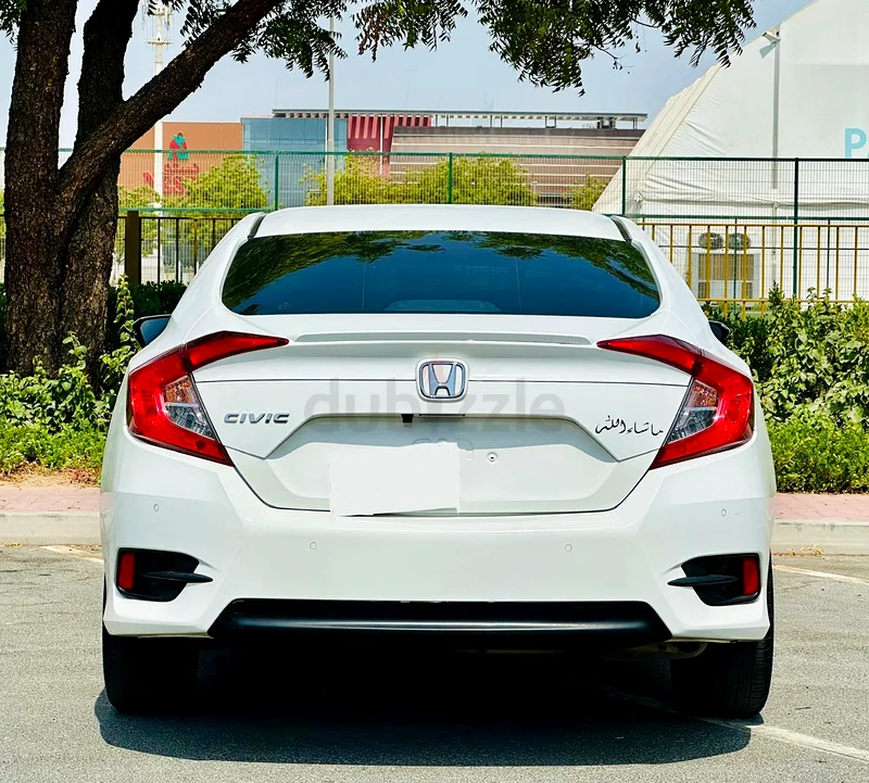 HONDA CIVIC GCC SPECS SINGLE OWNER FULL SERVICES HISTORY NO ACCIDENT IMMACULATE CONDITION63398548007299114