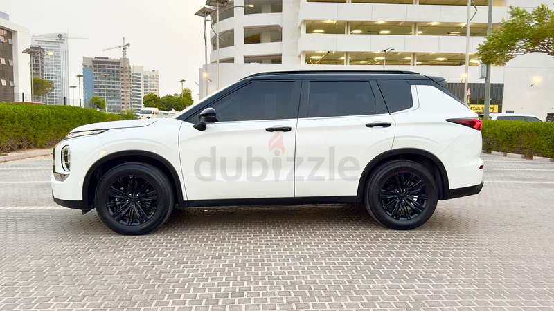 Mitsubishi Outlander 202363398580689154112