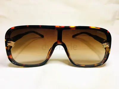 Stylish Burberry Sunglasses - Elevate Your Look!