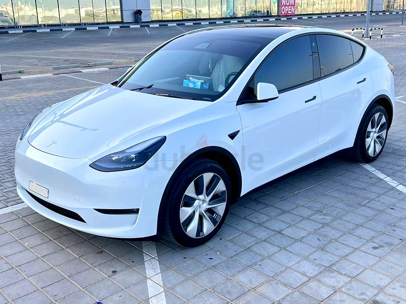 Tesla Model Y, Long Range, single owner, in very good condition63398505690625112