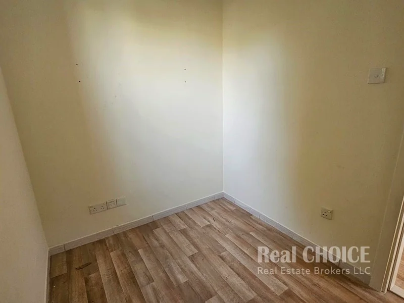 Single Row| Corner Unit| 2BD +Maids| Gazebo -Large garden63729311254914113