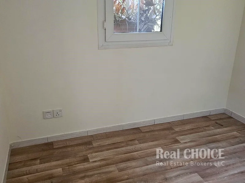 Single Row| Corner Unit| 2BD +Maids| Gazebo -Large garden63729311254914114