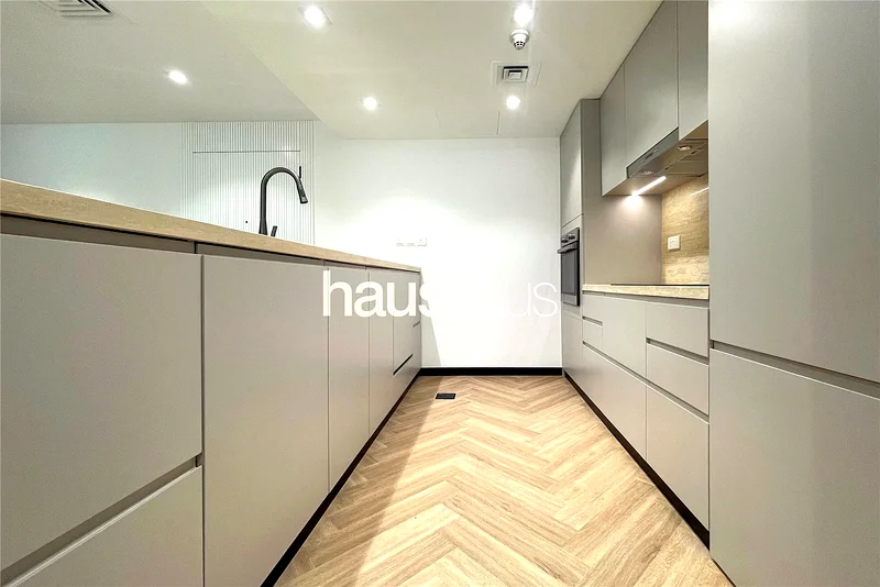 Stunning Upgrades | Pool Facing | Vacant63918985622530113