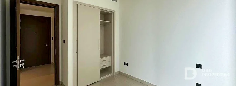 Modern | Prime Area | 1 Bed with Study64016942721027112