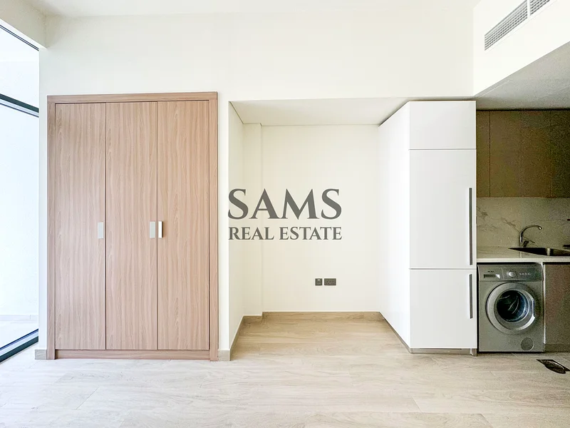Pool View | Great Community | Modern Studio63975890749058114