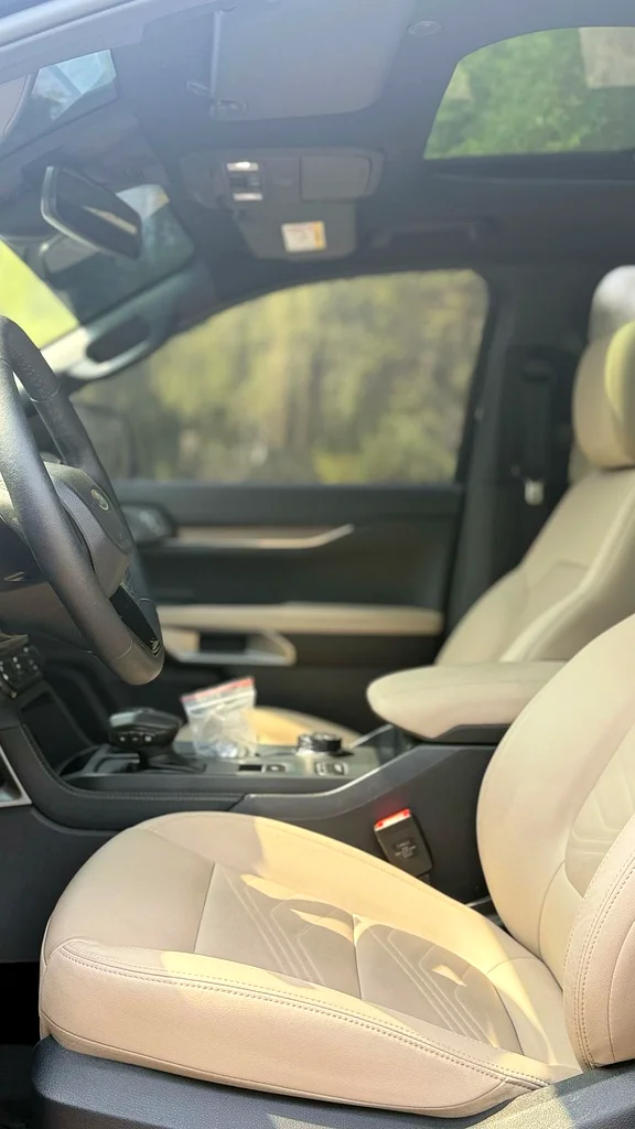 Ford Everest 2024 GCC, under warranty with service coverage up to 100,000 km63398657936770112