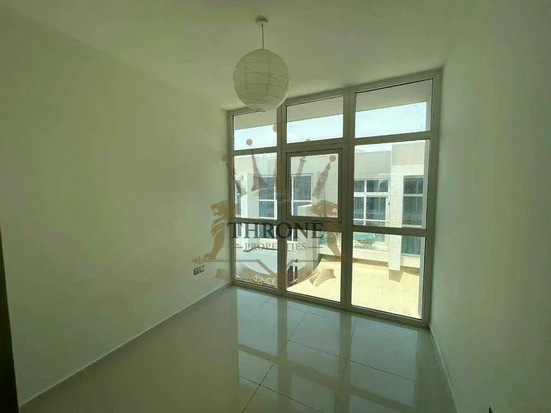 3Bds | Single Row | Near Gate64002890633858113