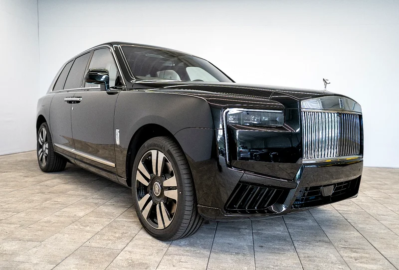 Rolls-Royce Cullinan Series II Black63406926448514113