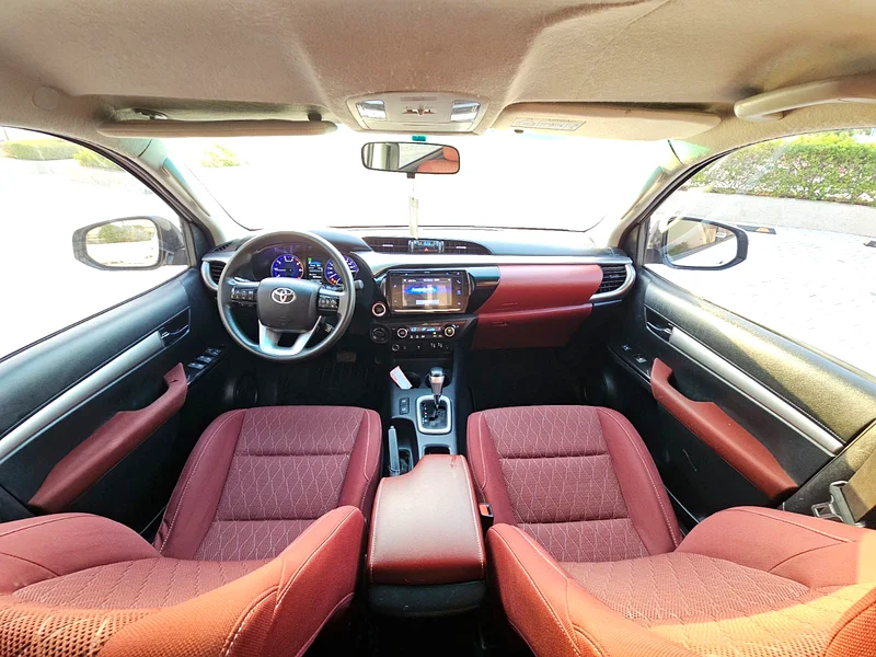 TOYOTA HILUX 2020 DIESEL FULL OPTION AUTOMATIC 4X4 GCC GLX D-4D IN EXCELLENT CONDITION63412309914881111