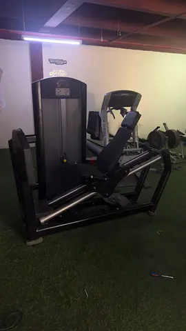 Life Fitness Seated Leg Press used for sale