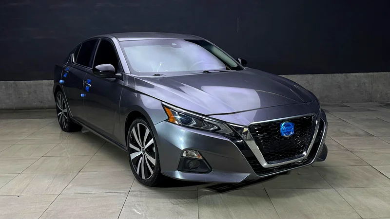 Nissan Altima SR #30460863399968146689112