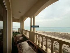 Luxury Upgraded Apartment Stunning Fully Furnished Sea View