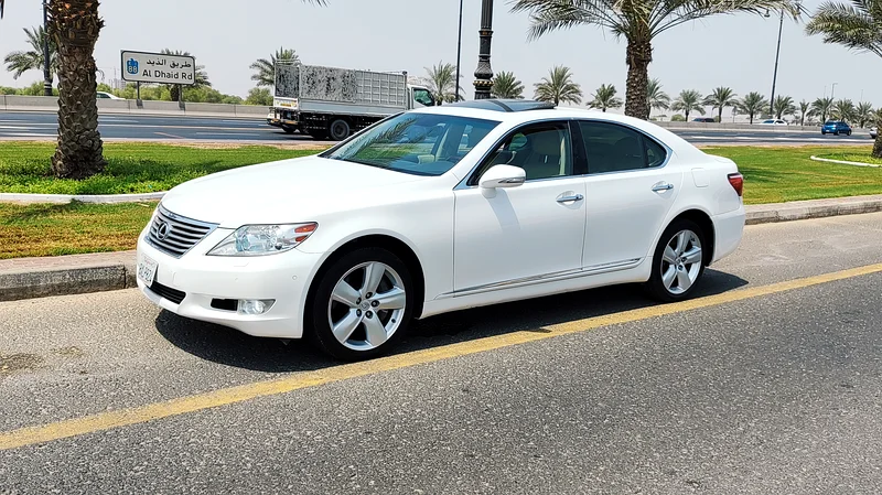 LEXUS LS460 2010 USA SPACE FULL OPTION WITH SUNROOF LEATHER SITES CROSS CONTROL VERY CLEAN CAR63225702700673114