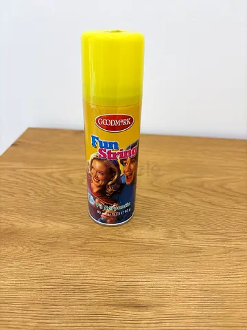 Silly string spray toy