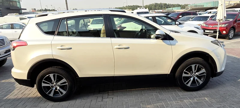 Toyota Rav4 2018 EX Mid option63401306140290114