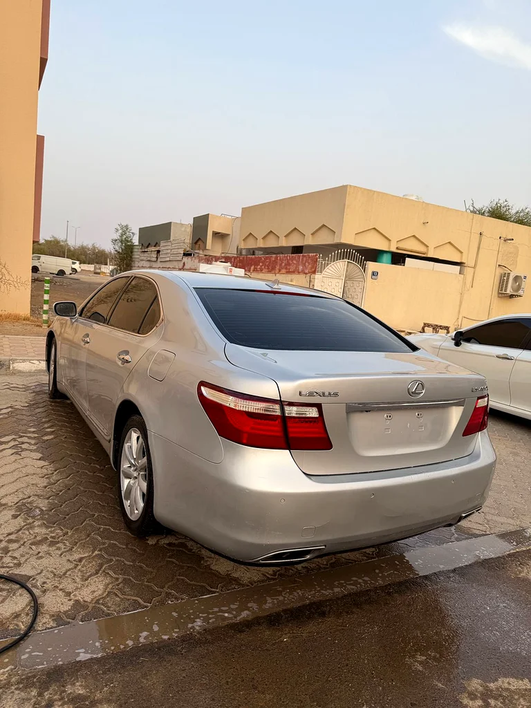 لكزس LS46063398644770561114