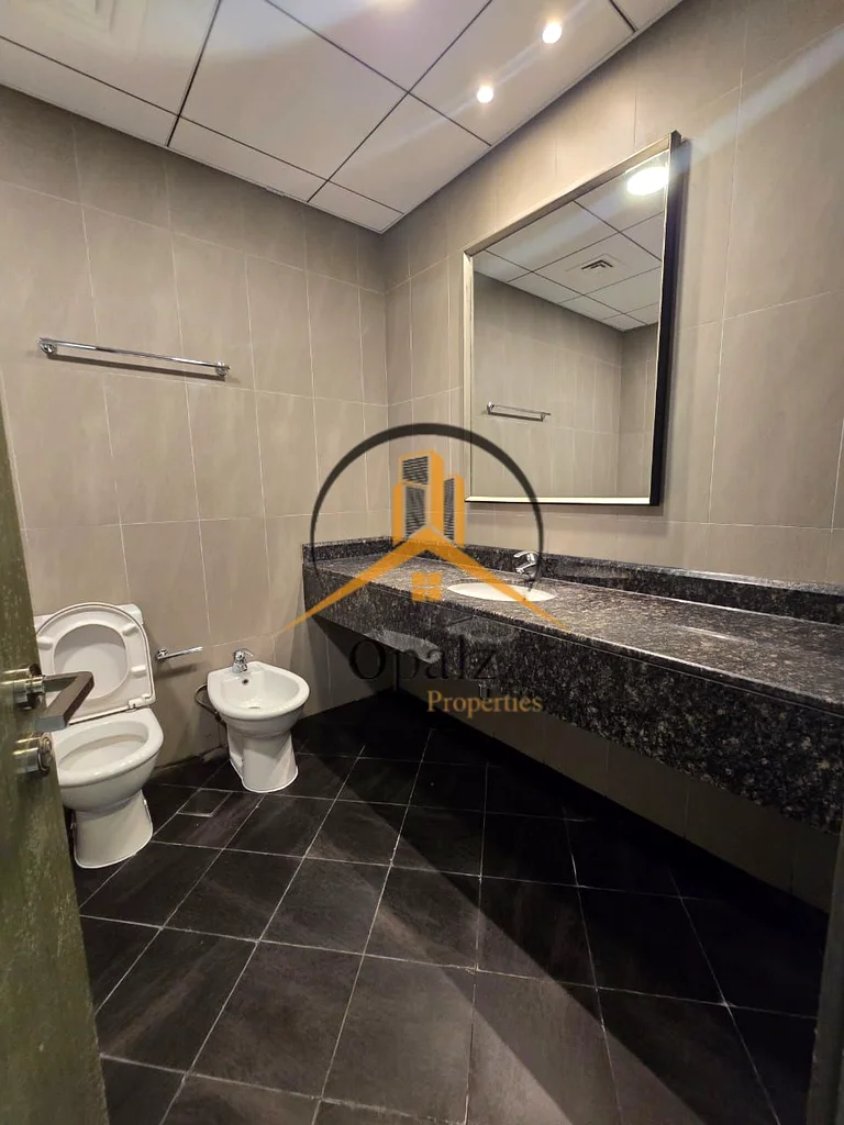 Hot Property || SPACIOUS || GYM POOL & SAUNA AMENITIES || PRIME LOCATION (Adi)63744527540481114