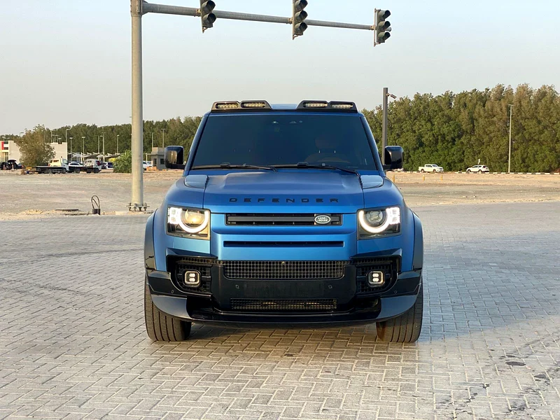 Land Rover Defender Model: 202363399896827265113