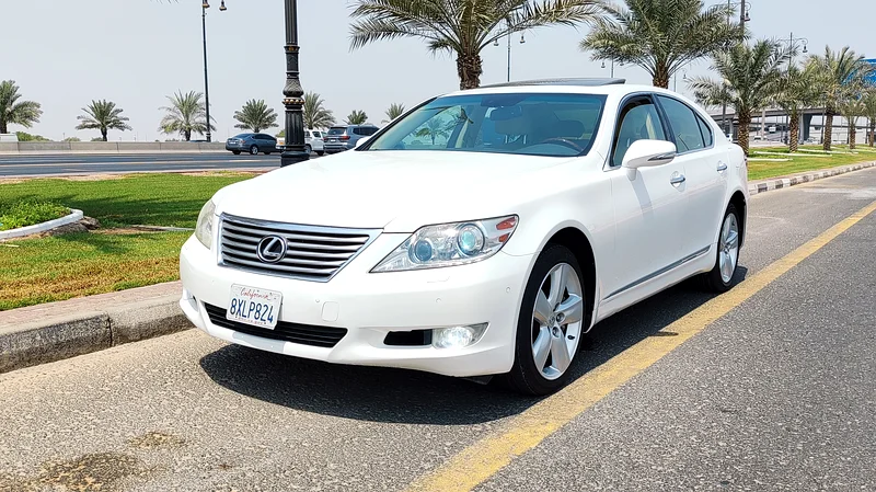 LEXUS LS460 2010 USA SPACE FULL OPTION WITH SUNROOF LEATHER SITES CROSS CONTROL VERY CLEAN CAR63225702700673112