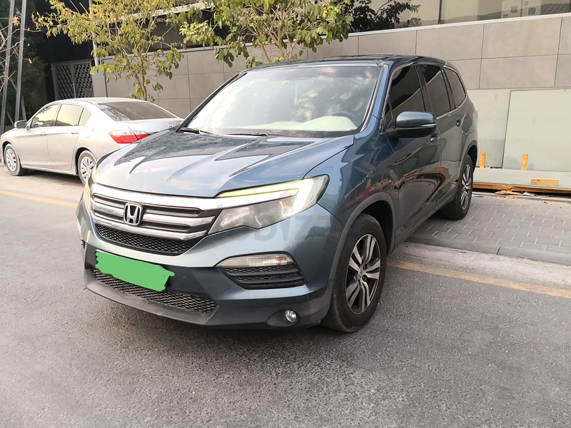 Honda pilot 2016 gcc Original paint, Single owner, with Honda agency serviced.63223316188417112