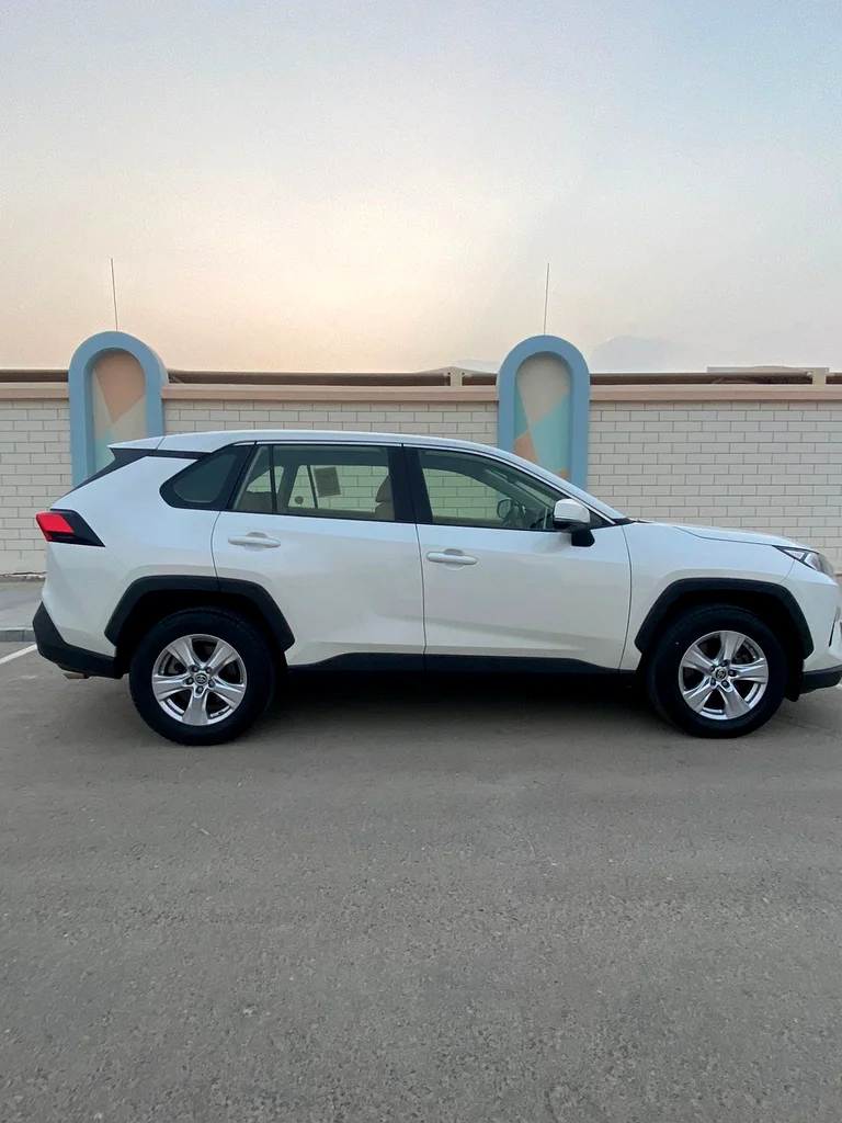 Toyota Rav 4 GCC very low mileage only 29k km like a brand new63401304868097114