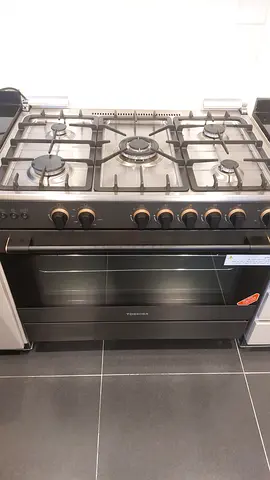 Toshiba Gas cooker 90x60cm oven with fan