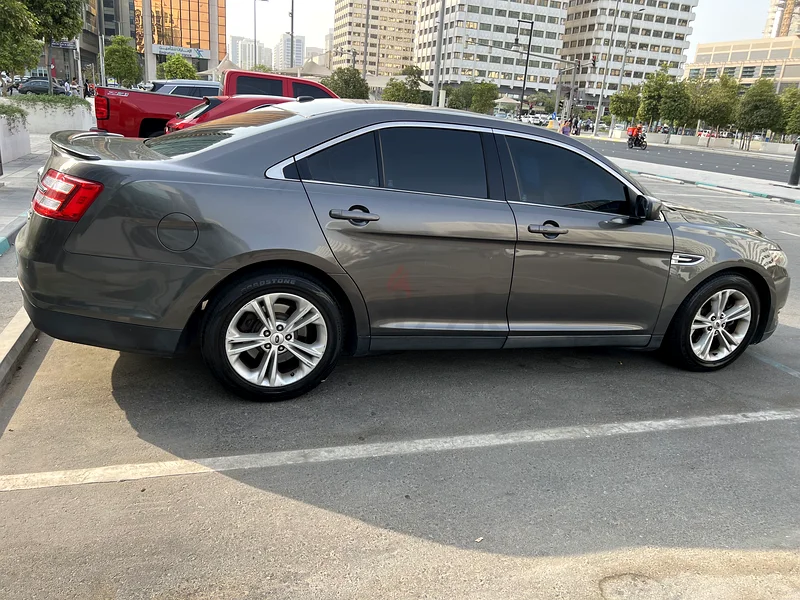 Well-Maintained 2015 Ford Taurus for Sale – Great Price!63399876554241112