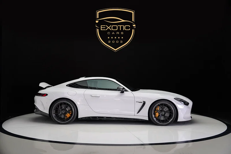 AMG GT 63 - هيكل خارجي كربوني - صوت بورميستر - مقاعد ألكانتارا - متاح الضمان63399927190145113
