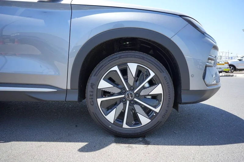 BYD SONG PLUS HYBRID MODEL 202563398483842178113