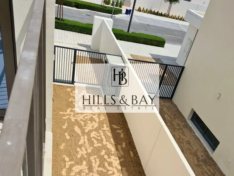 Brand New next to the Pool Ready to Move63403471012739111
