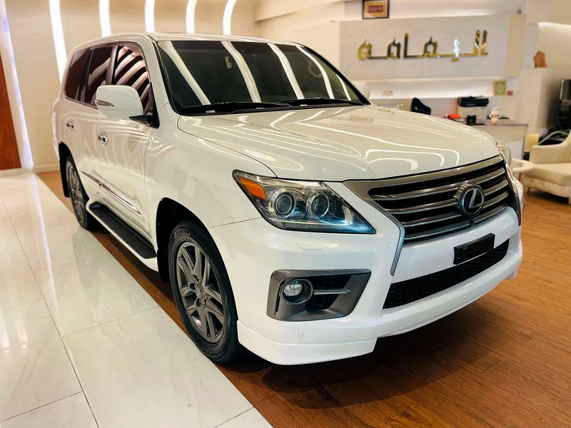 Lexus LX570 model 2015, first owner, very clean car, no accidents, full options63398637843585113