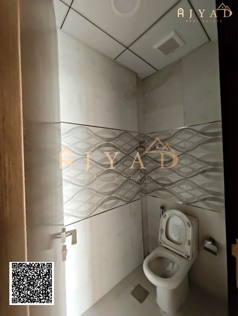 شقة مكونة من غرفتي نوم رئيسيتين مع 3 حمامات | المويحة 363711958703363114