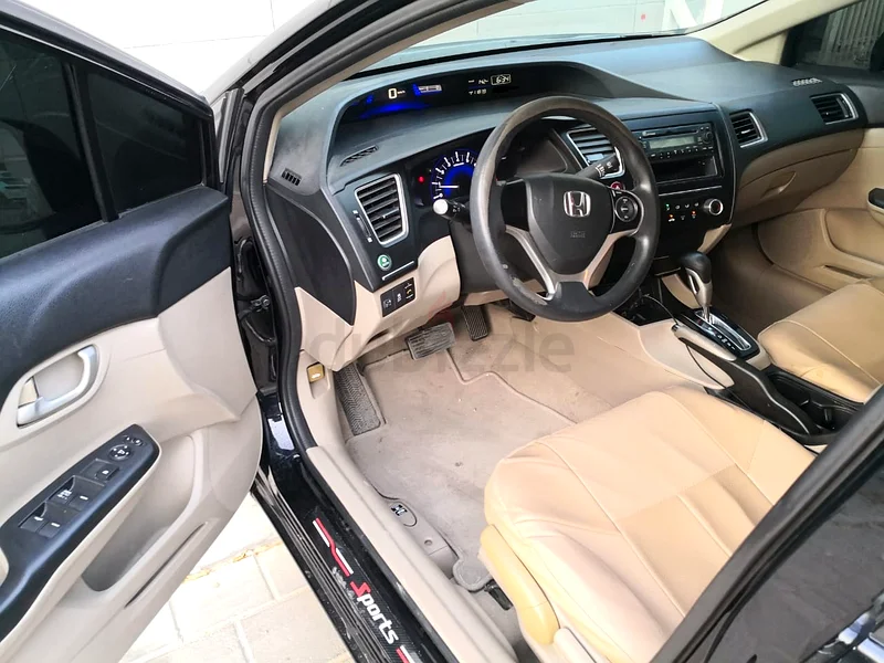 Honda civic 2015 gcc Original paint,no any accident, Original km63398546404353114