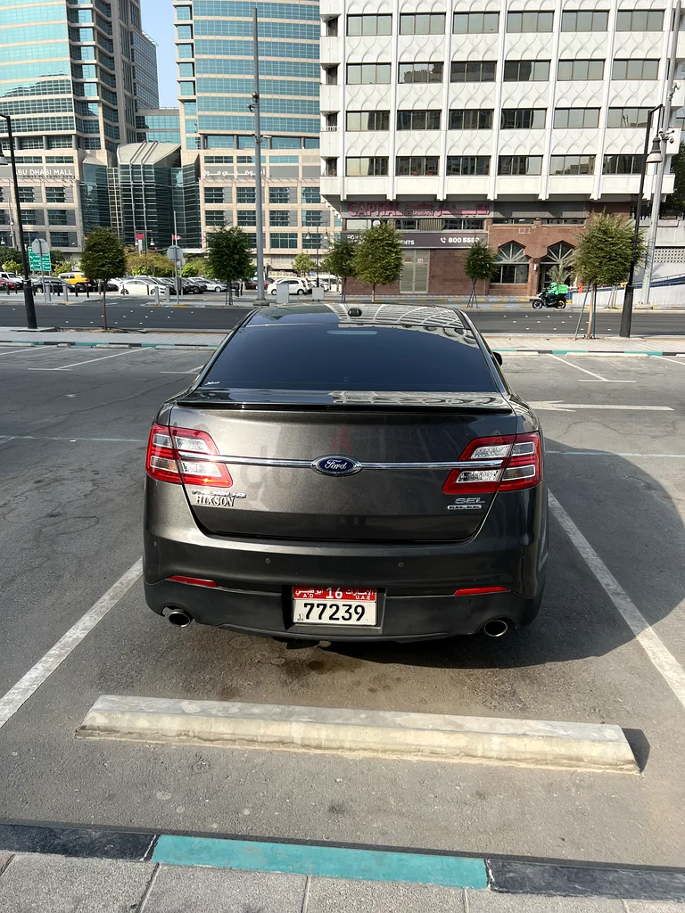 Well-Maintained 2015 Ford Taurus for Sale – Great Price!63399876554241111