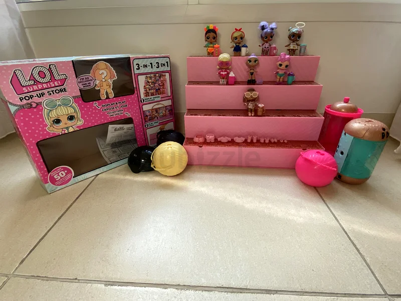 LOL Surprise! Pop Up Store in with Dolls and Accessories