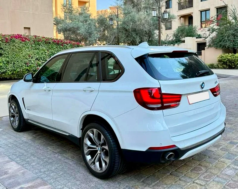 LOVELY BMW X5 V6 // HIGH OPTIONS // ACCIDENTS FREE // GCC // LOW MILEAGE // LIKE NEW63406212808578111