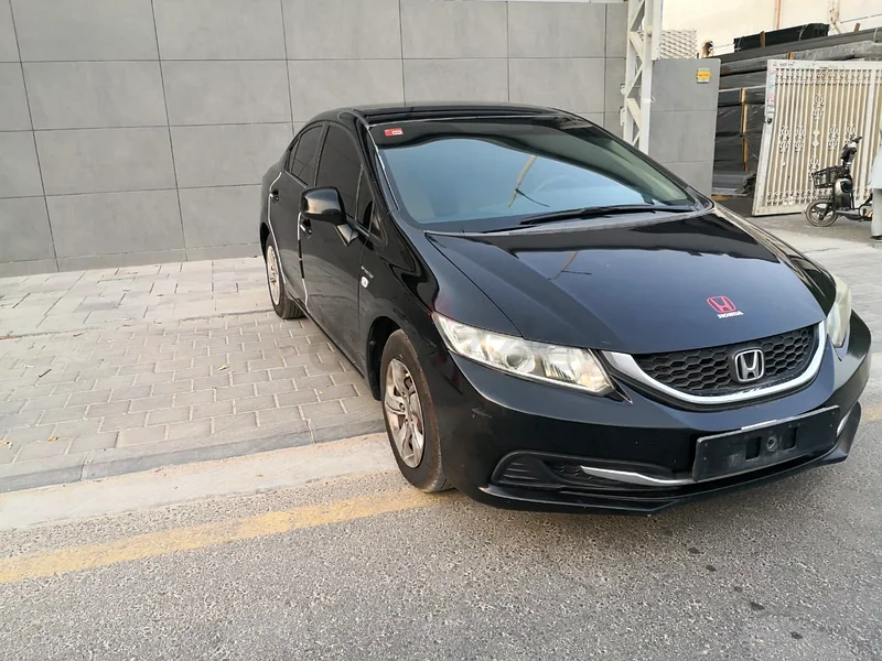 Honda civic 2015 gcc Original paint,no any accident, Original km63398546404353112