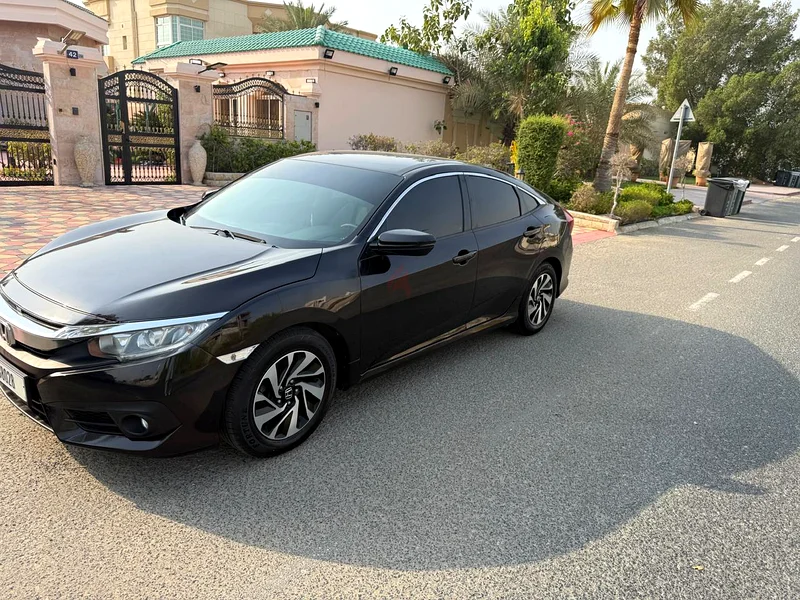 HONDA CIVIC LX GCC LOW MILEAGE FAMILY CAR EXCELLENT CONDITION63398547468291111
