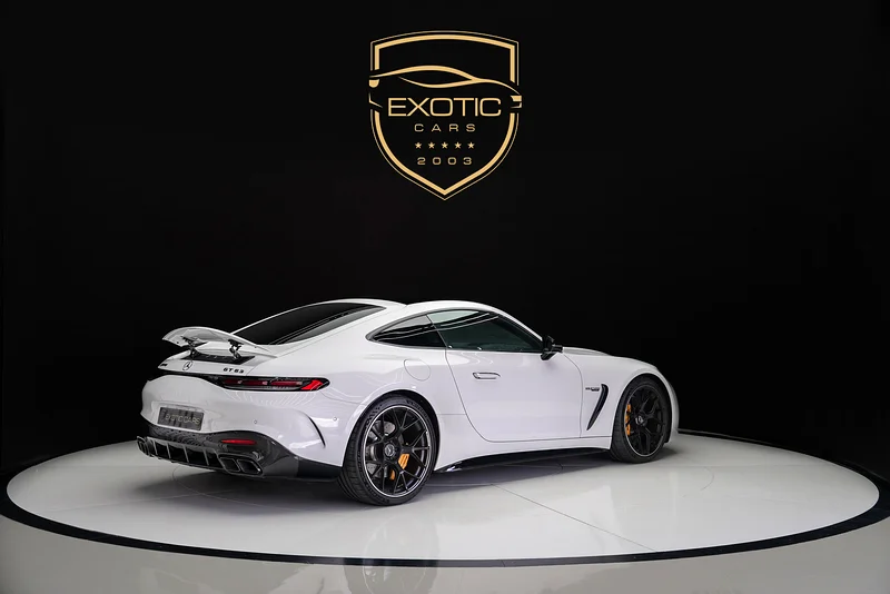 AMG GT 63 - هيكل خارجي كربوني - صوت بورميستر - مقاعد ألكانتارا - متاح الضمان63399927190145112