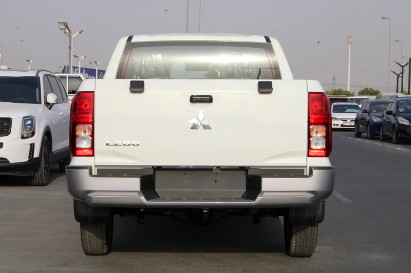 MITSUBISHI L200 2.4L Diesel Double Cabin 4x4 GL Manual.63398590691457113