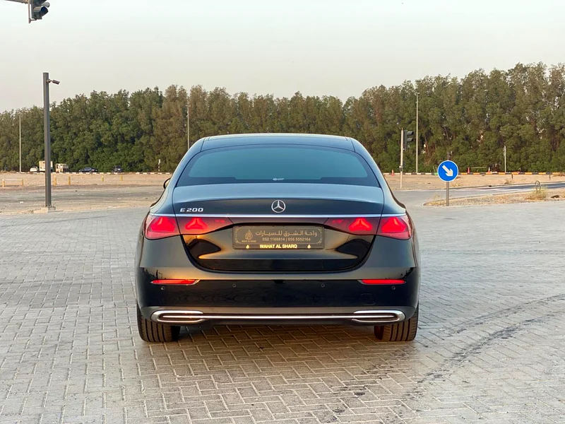 Mercedes E200 Model: 202463402417630210114