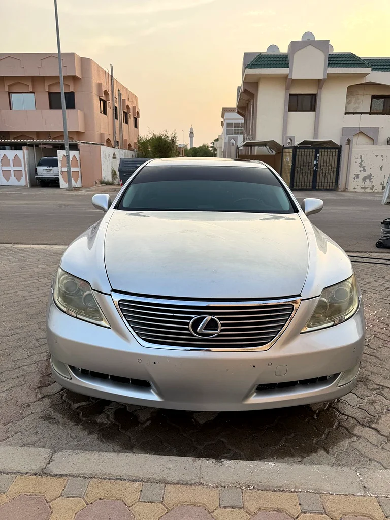 لكزس LS46063398644770561110