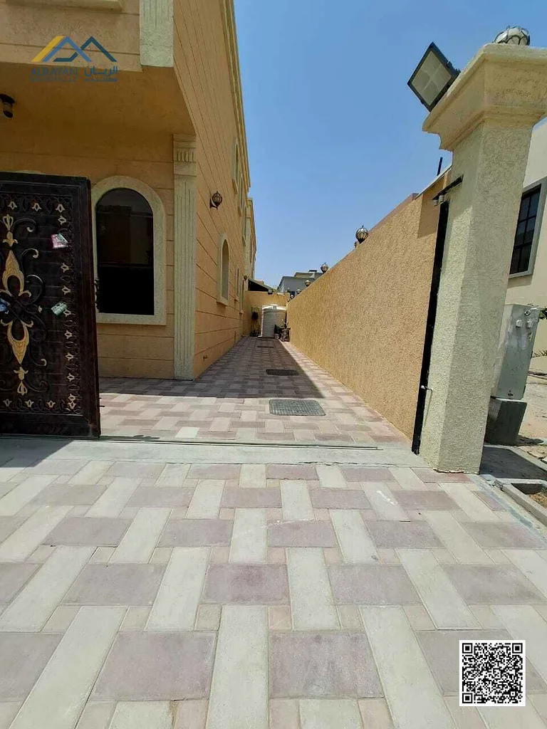Corner villa, second floor, street and alley, bargain price, including electricity, air conditioning and furniture, freehold for all nationalities63908265194882110