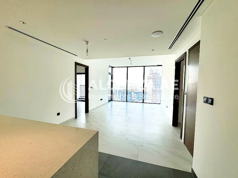 Spacious | Waterfront and Pool View | Brand New64017968613635112