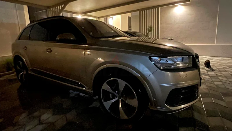 Audi Q763398615112705111