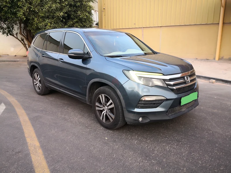 Honda pilot 2016 gcc Original paint, Single owner, with Honda agency serviced.63223316188417110
