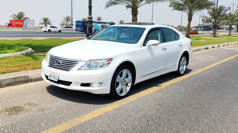 LEXUS LS460 2010 USA SPACE FULL OPTION WITH SUNROOF LEATHER SITES CROSS CONTROL VERY CLEAN CAR63225702700673111